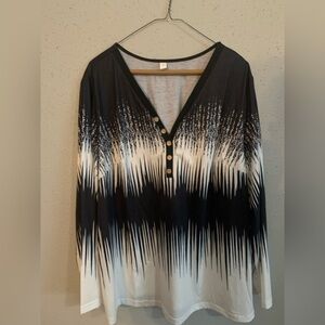 Size 1X black & white top